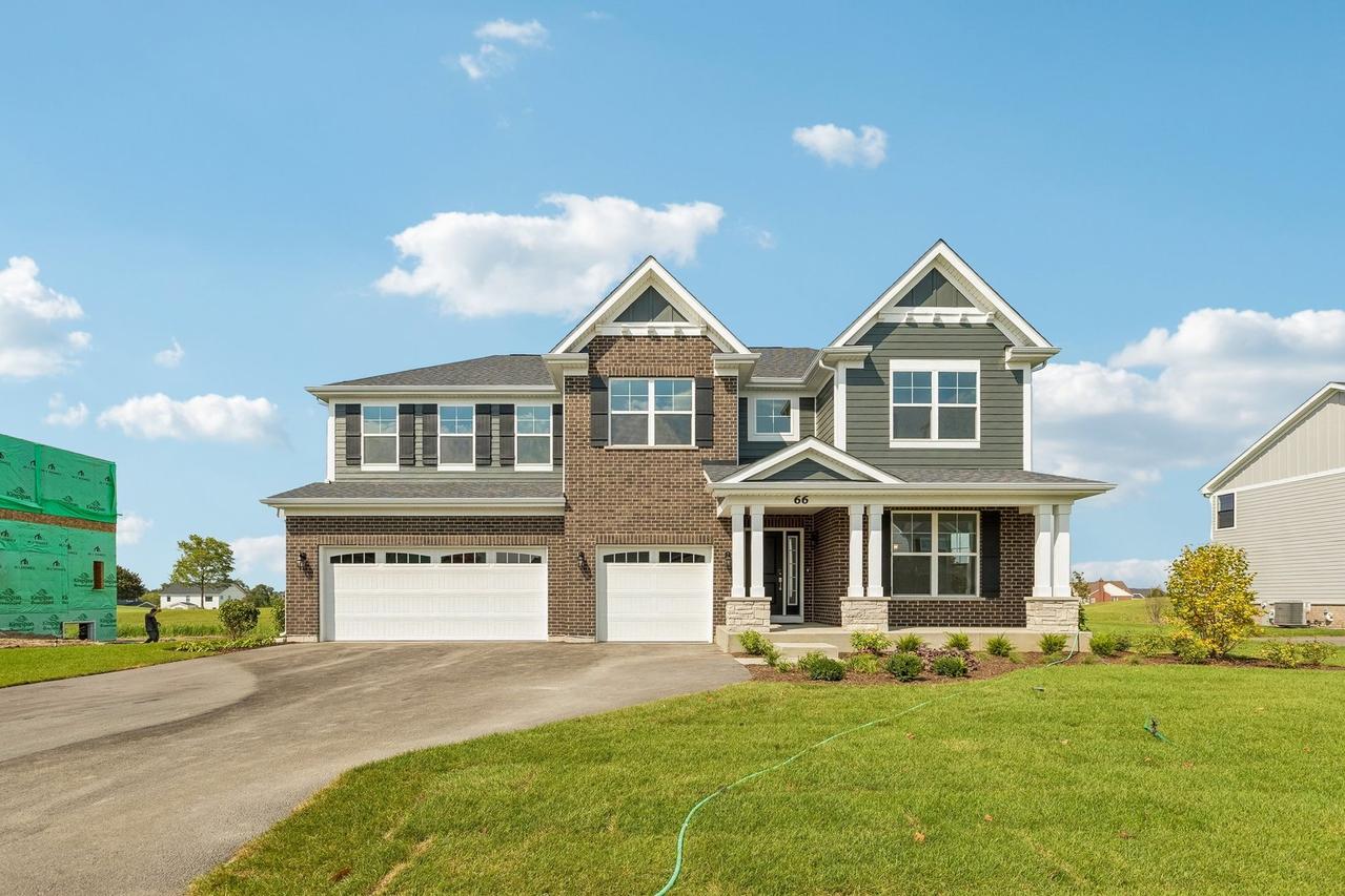 66 Hawthorn Ridge Dr., Hawthorn Woods, IL 60047