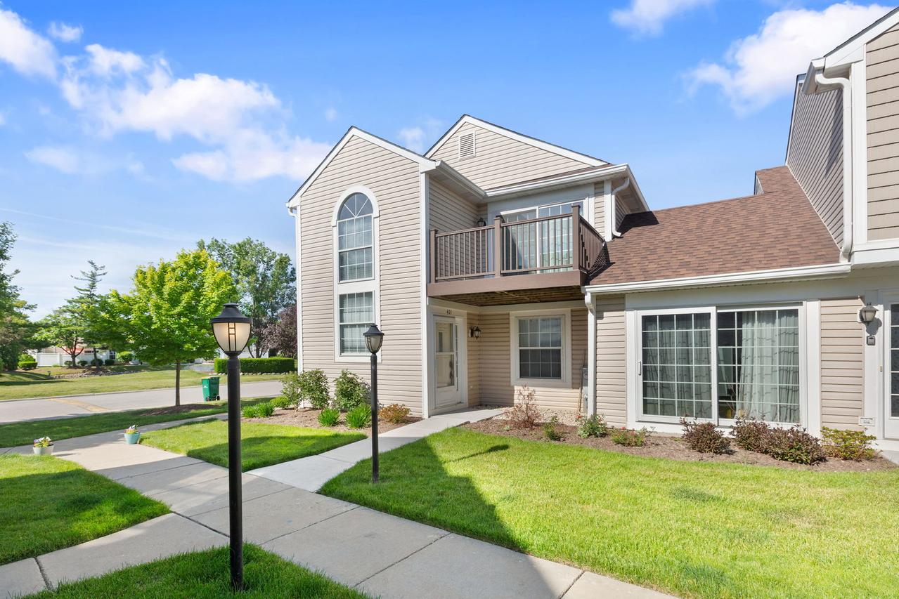 401 Le Parc Cir., Buffalo Grove, IL 60089