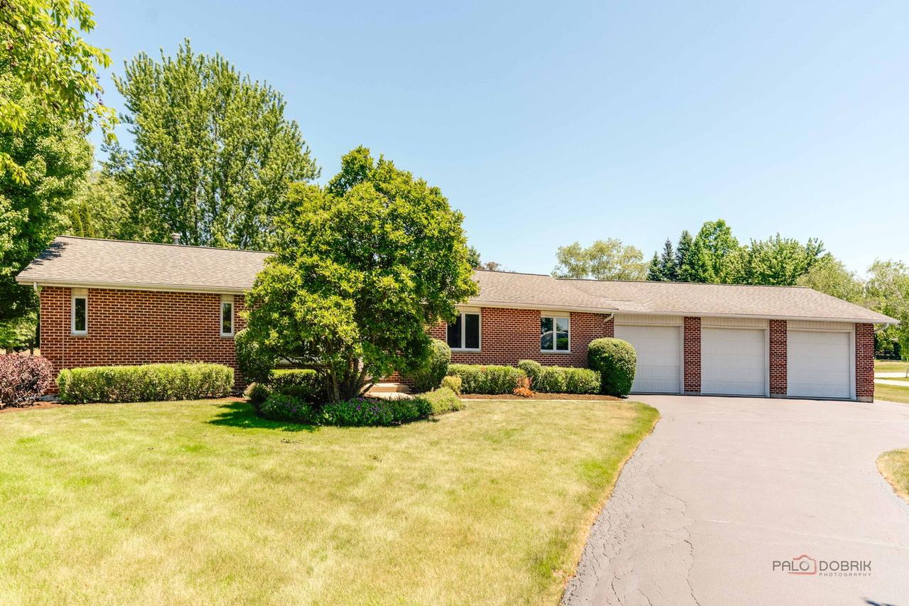 1516 W Reiche Ln., Mchenry, IL 60051