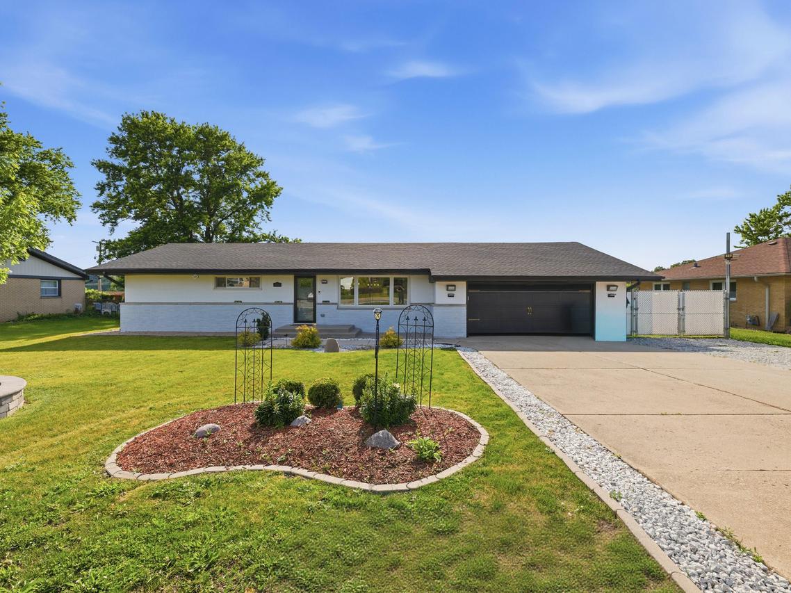 13418 S Old Orchard Ln., Lockport, IL 60441