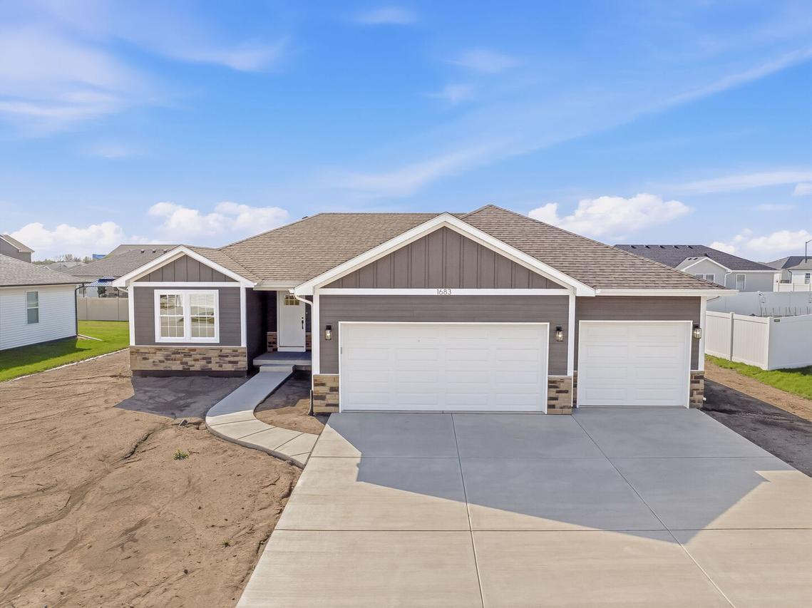 1683 Arbor Dr., Bourbonnais, IL 60914