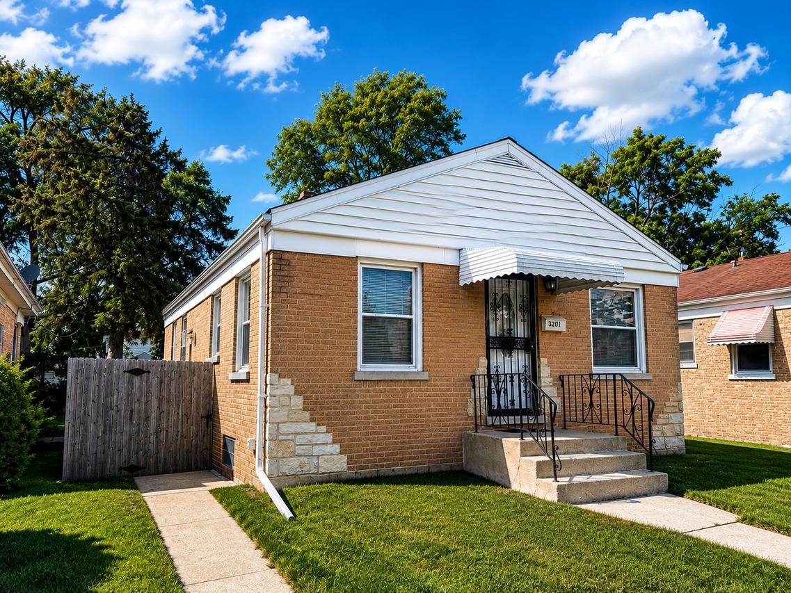 3201 Adams St., Bellwood, IL 60104