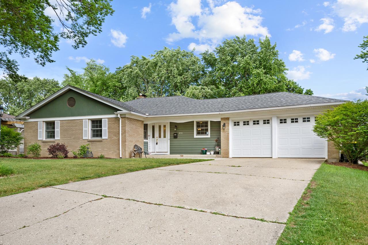 810 N Allen Ave., Mchenry, IL 60050