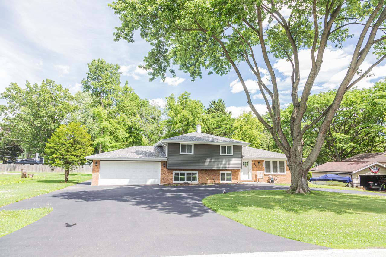 4N211 Avard Rd., West Chicago, IL 60185