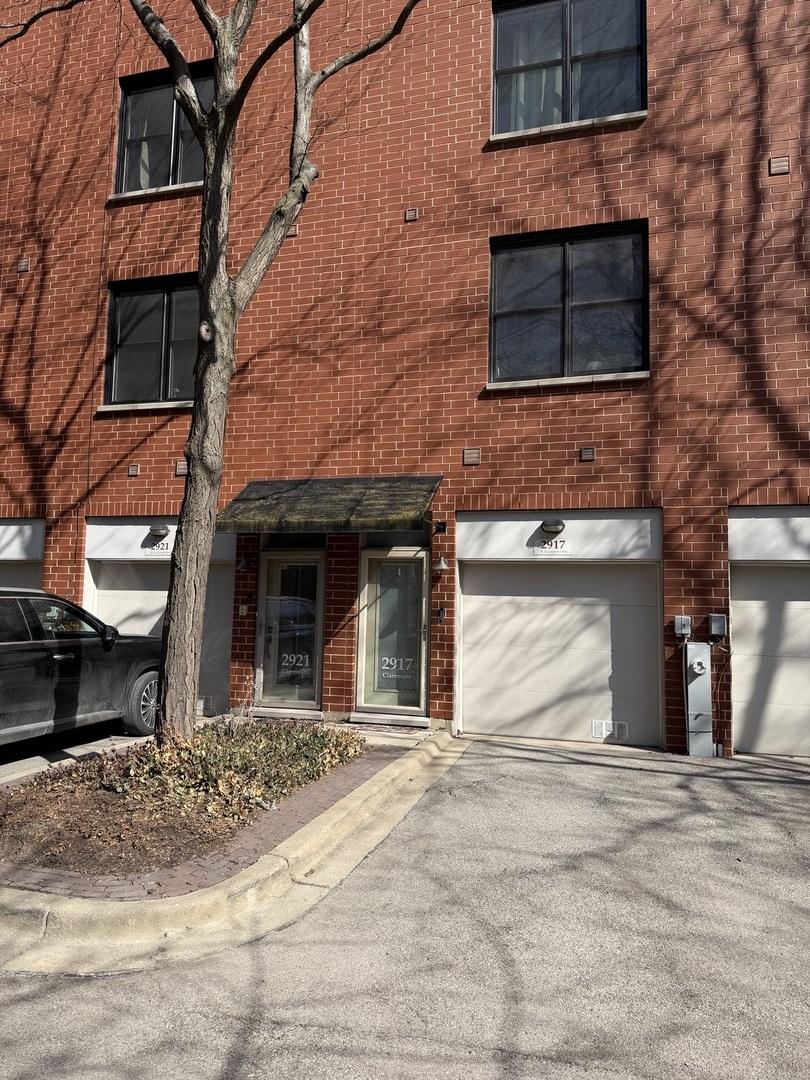 2917 N Claremont Ave., Chicago, IL 60618
