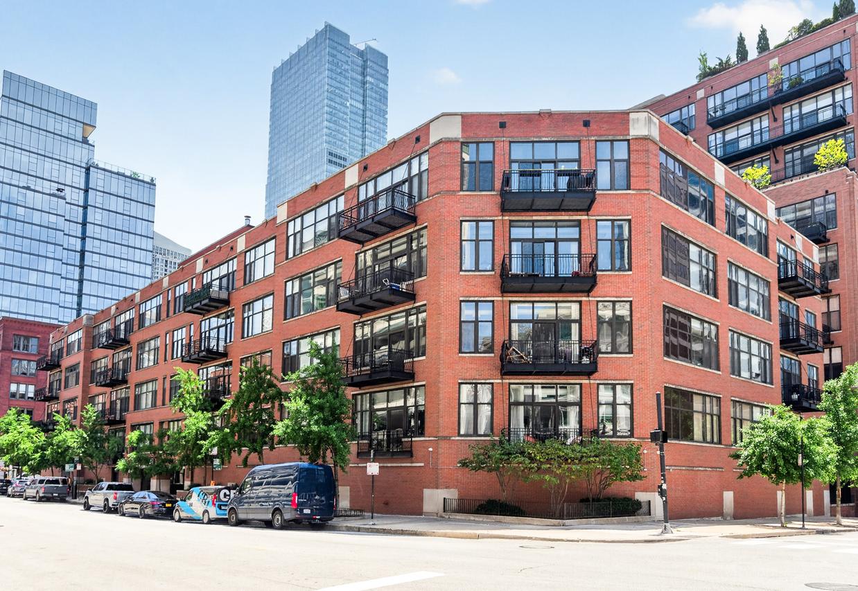 333 W Hubbard St. #1005, Chicago, IL 60610