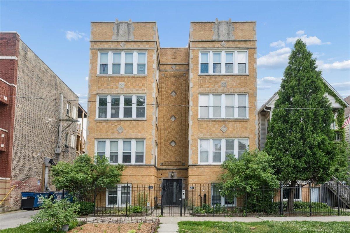 2114 N Spaulding Ave. #2, Chicago, IL 60647