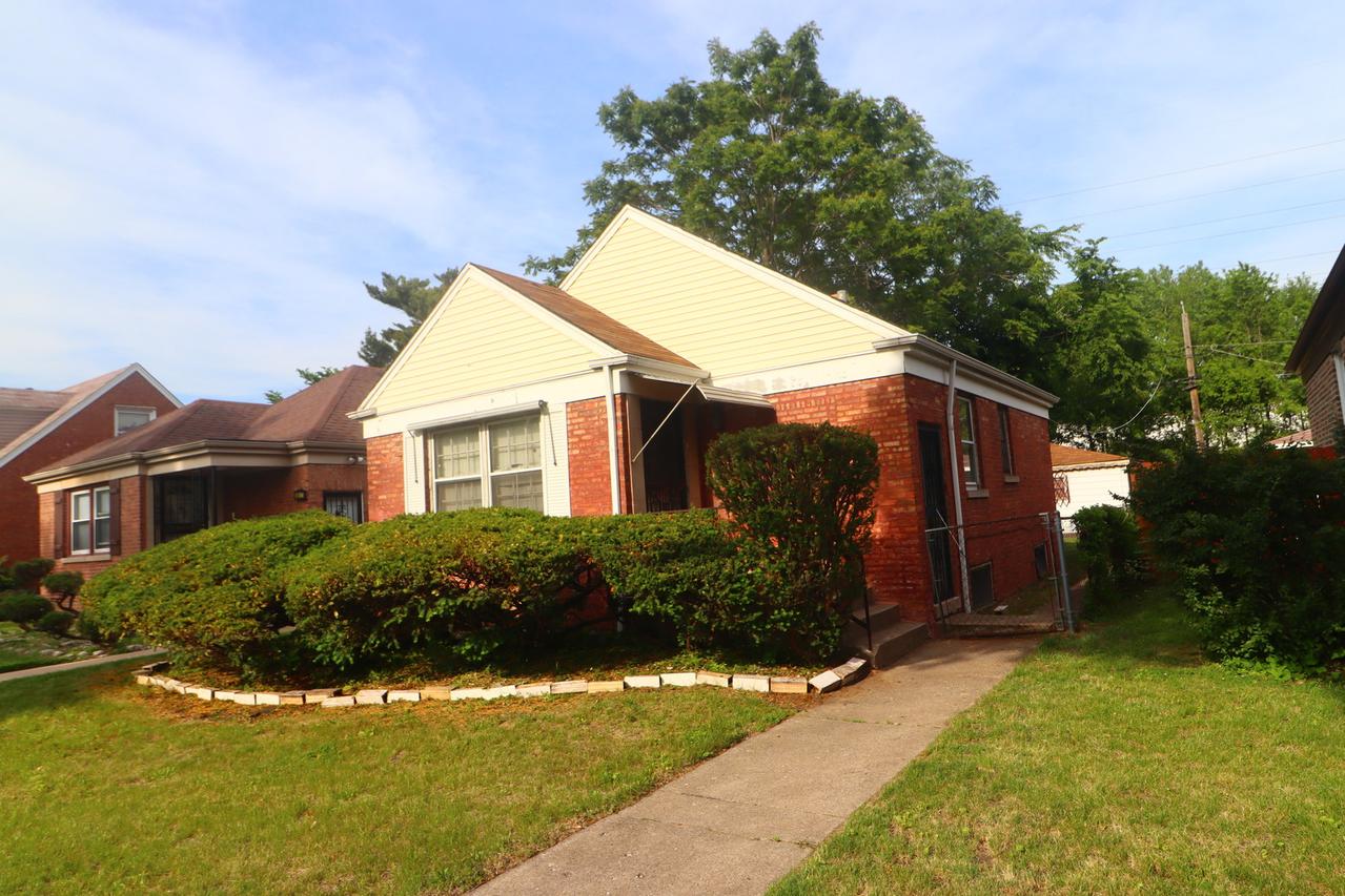 8821 S Eggleston Ave., Chicago, IL 60620