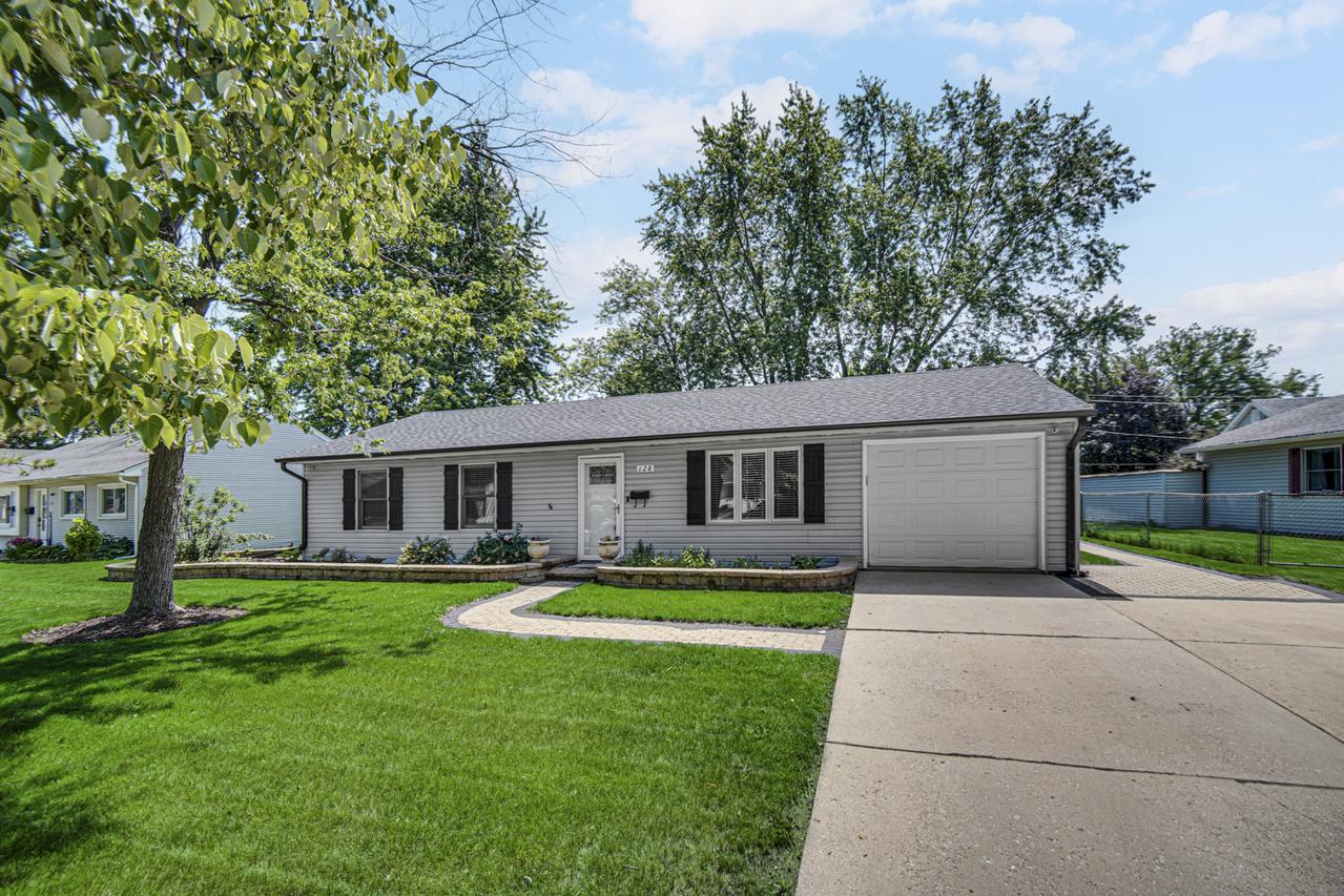 128 Saugatuck Rd., Montgomery, IL 60538