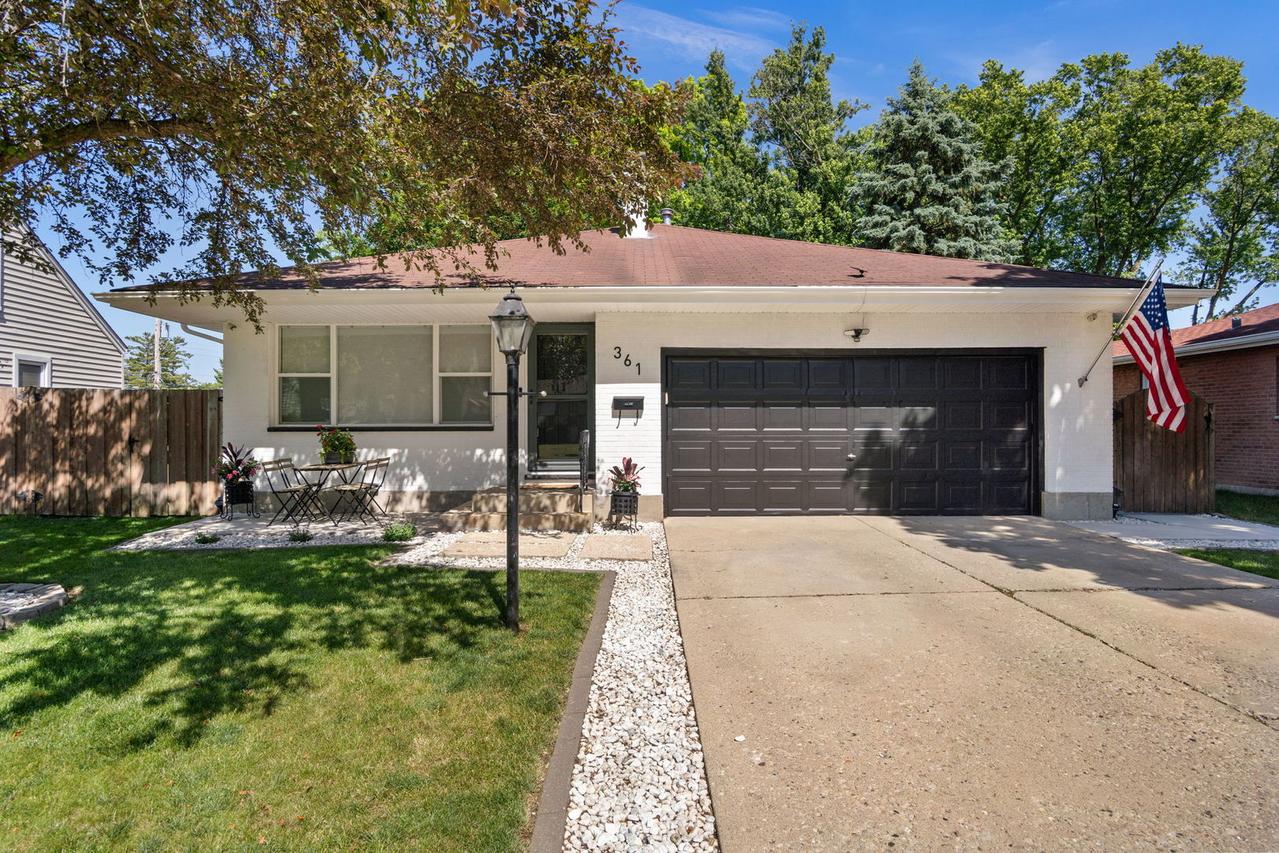 361 S Commonwealth Ave., Elgin, IL 60123