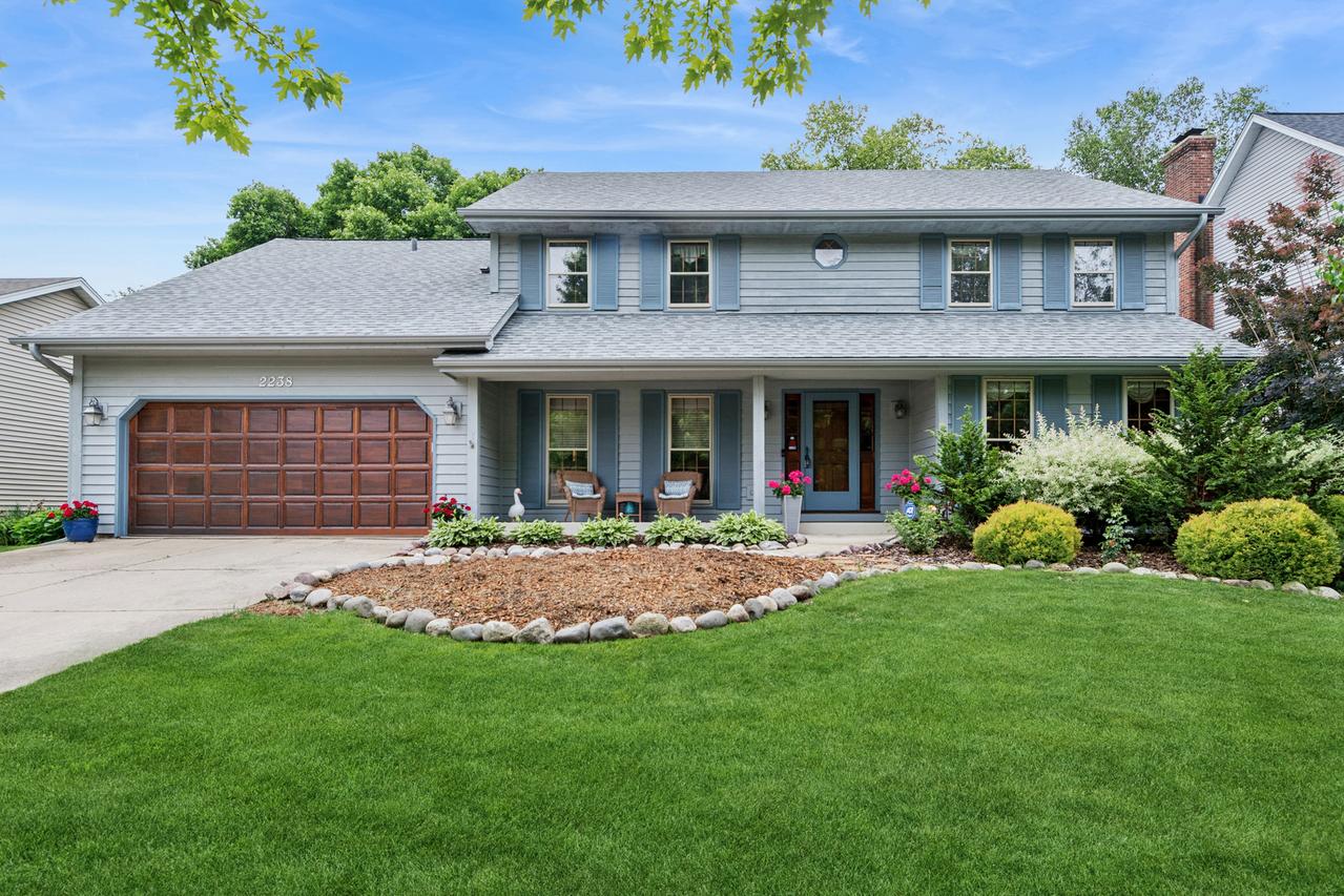 2238 Remington Dr., Naperville, IL 60565