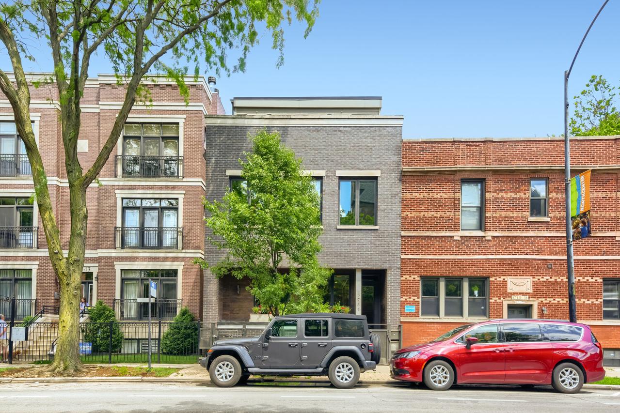 3737 N Damen Ave. #1, Chicago, IL 60618