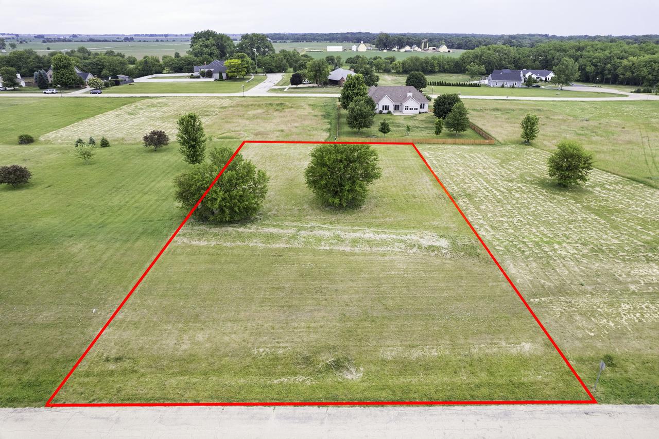 1010 Prairie View Dr., Somonauk, IL 60552