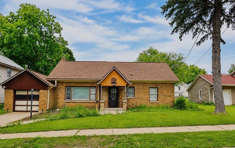 828 2nd Ave., Aurora, IL 60505