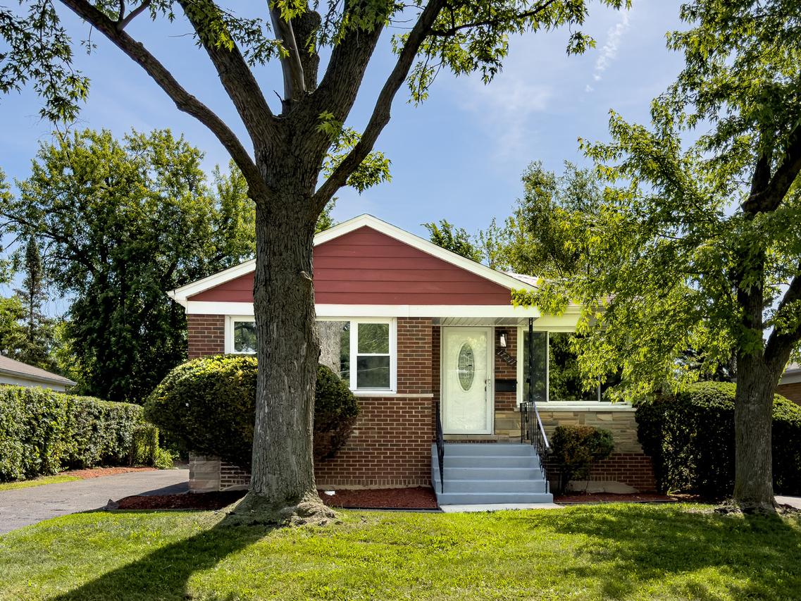 17211 California Ave., Hazel Crest, IL 60429