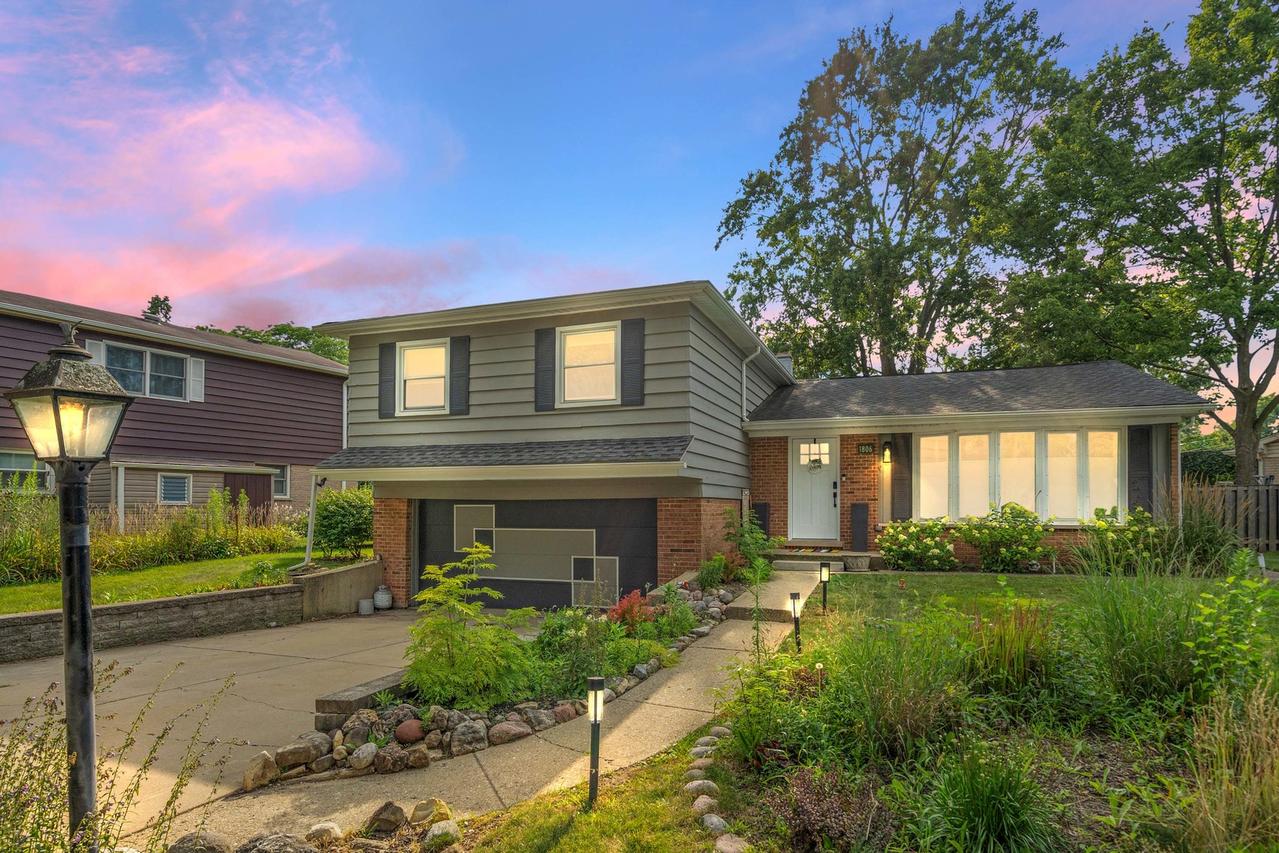 1806 N Park Dr., Mount Prospect, IL 60056