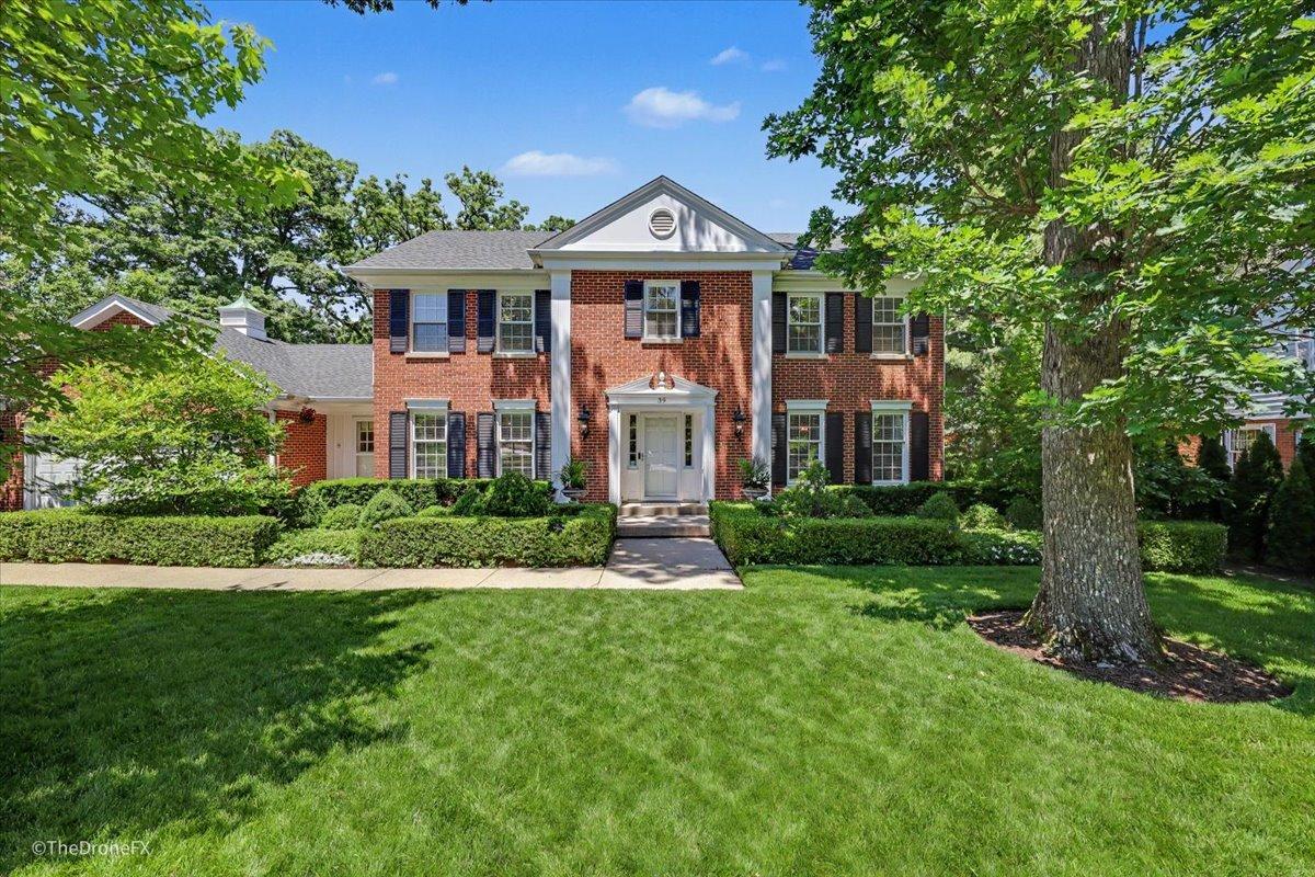39 Cambridge Dr., Oak Brook, IL 60523