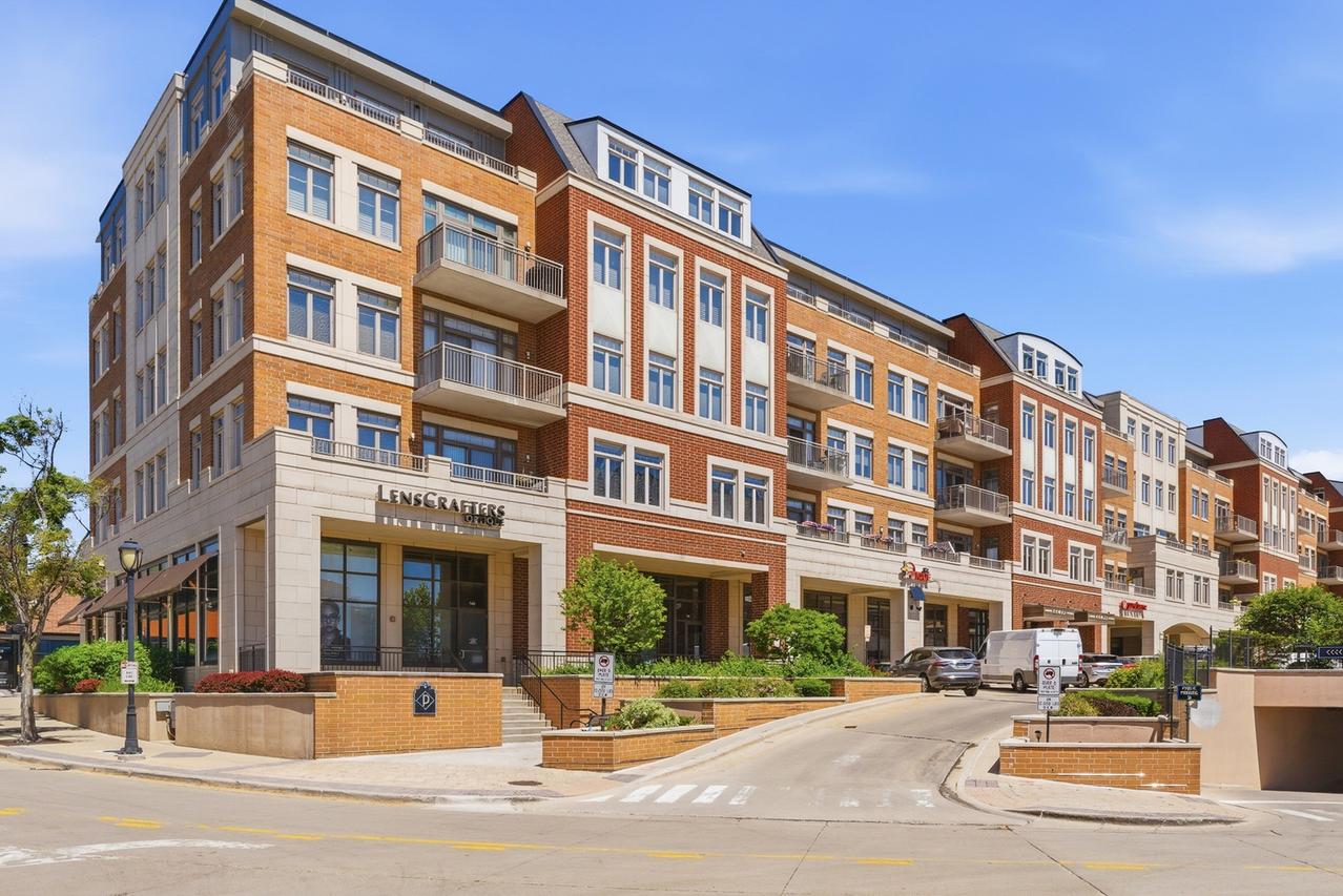 120 N Northwest Hwy. #207, Park Ridge, IL 60068