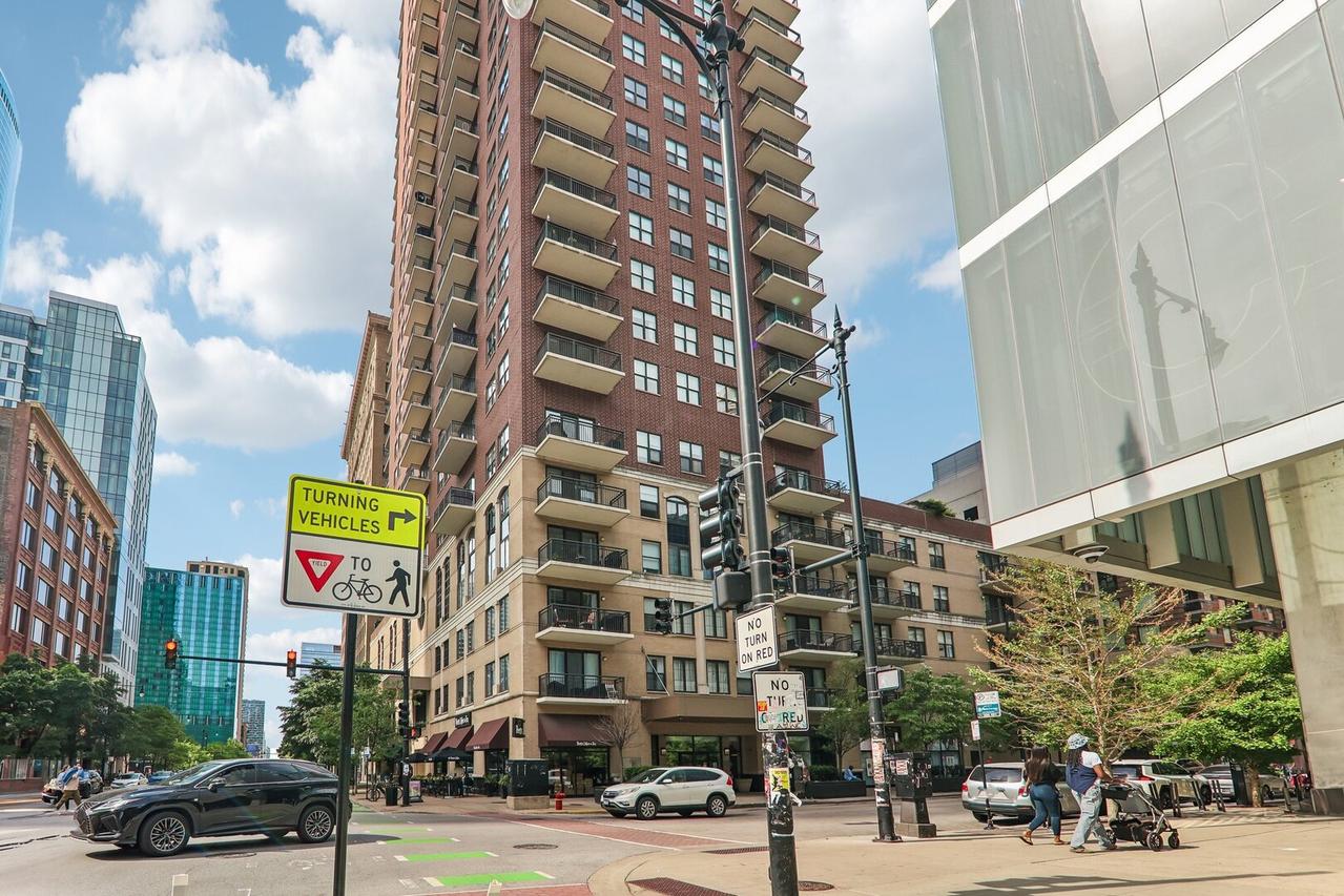 41 E 8th St. #3301, Chicago, IL 60605