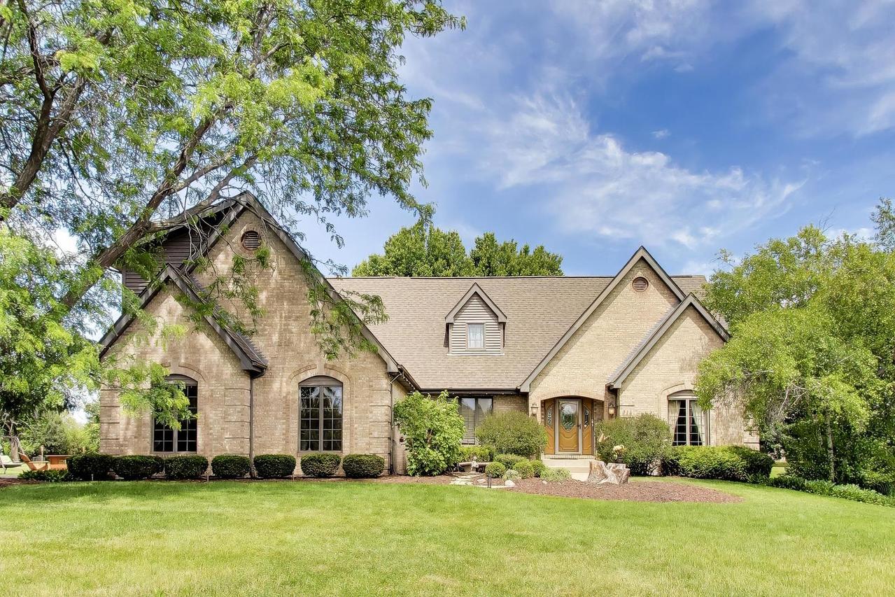 214 Red Bud Cir., Sleepy Hollow, IL 60118