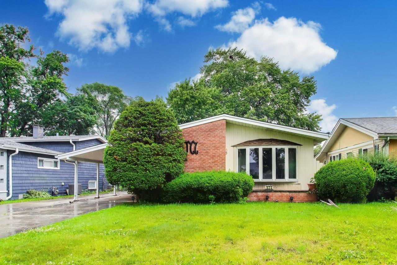920 Pleasant Dr., Addison, IL 60101