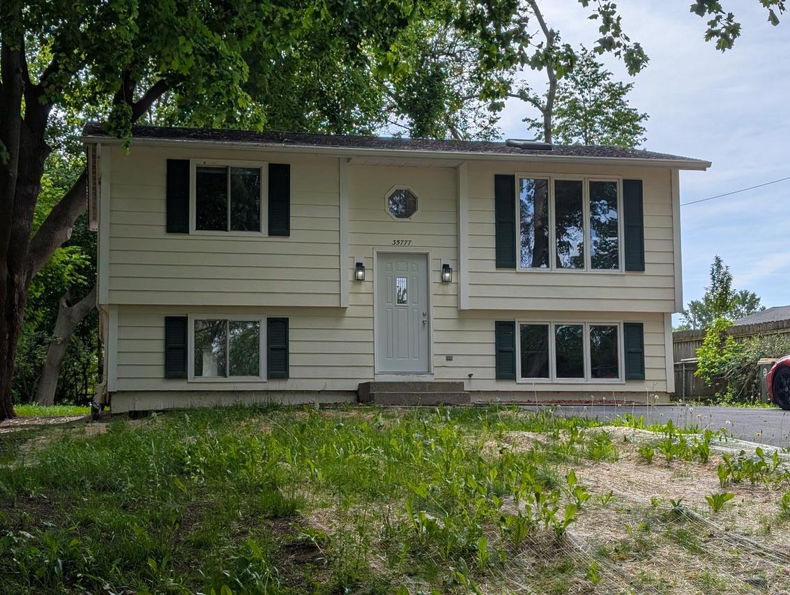 35777 N Helendale Rd., Ingleside, IL 60041