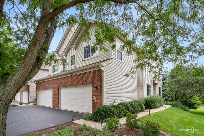 324 Abington Woods Dr., Aurora, IL 60502