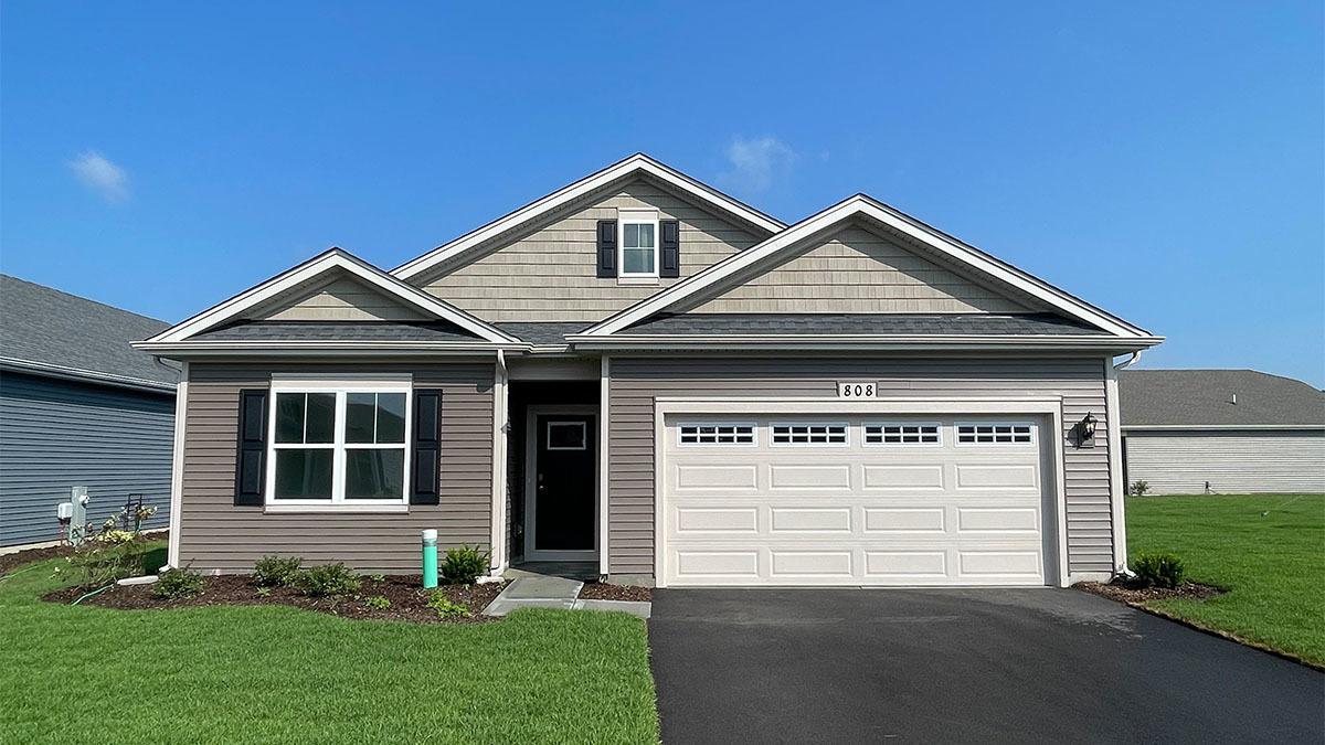 808 Plateau Dr., Pingree Grove, IL 60140