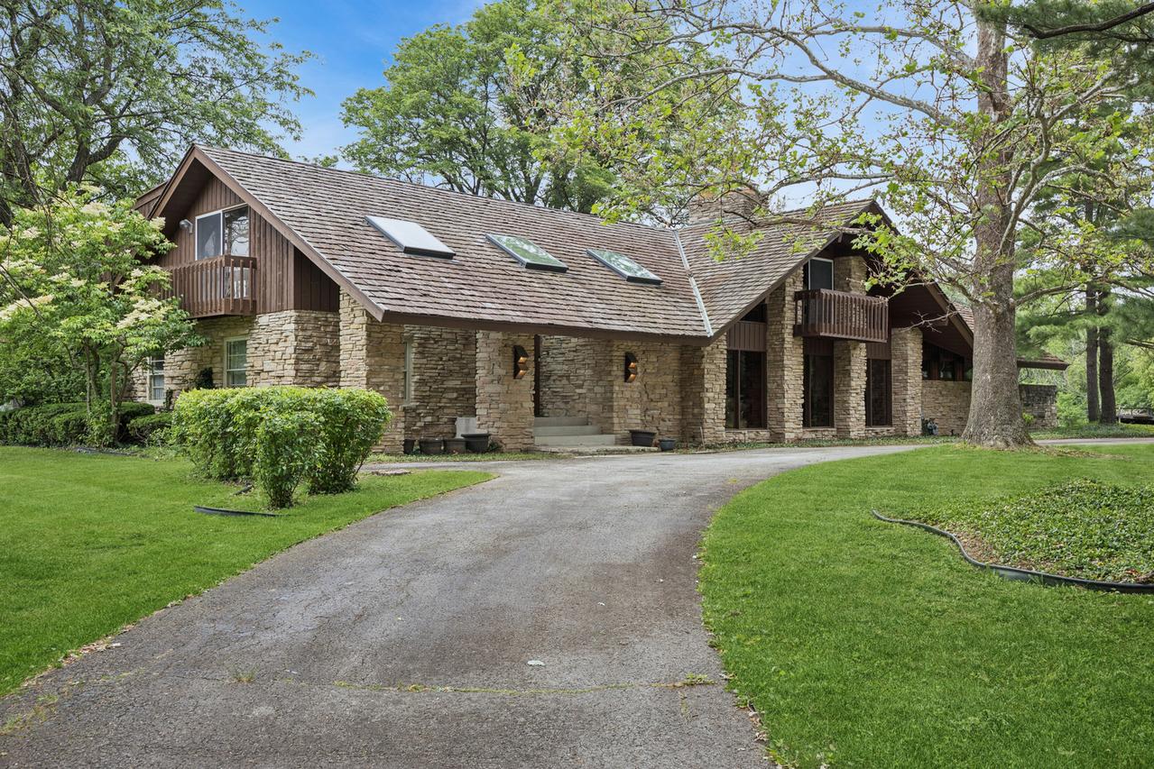 8080 Wolf Rd., Burr Ridge, IL 60527