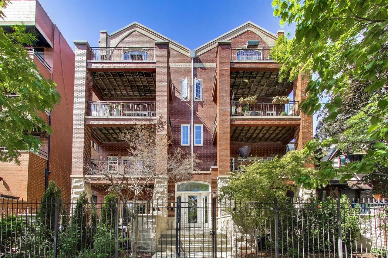 930 W Cuyler Ave. #2R, Chicago, IL 60613