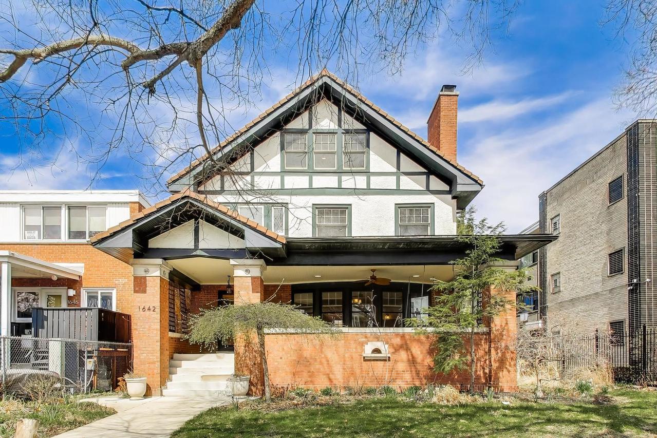 1642 W Jarvis Ave., Chicago, IL 60626