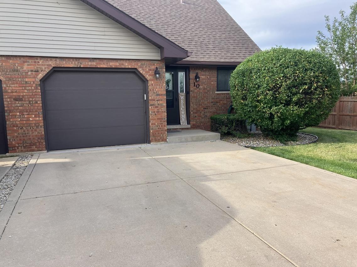 1906 Heatherway Ln. #10, New Lenox, IL 60451