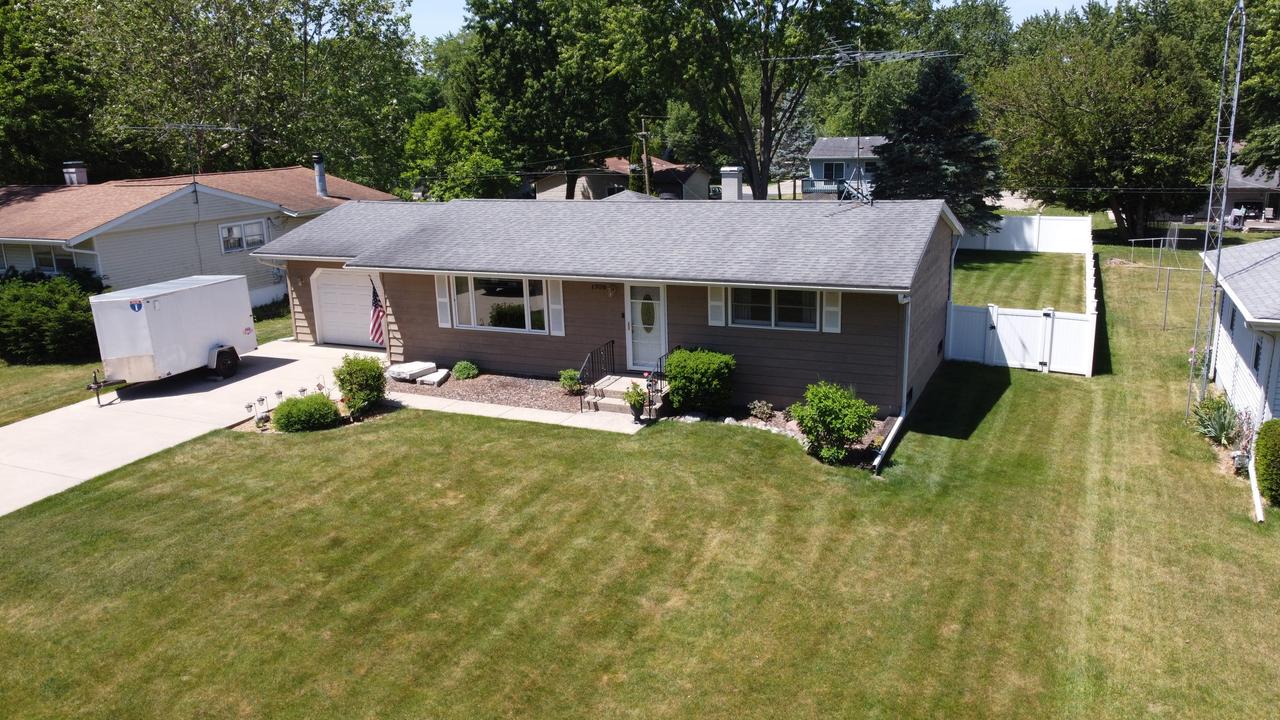 1705 N North Ave., Mchenry, IL 60050