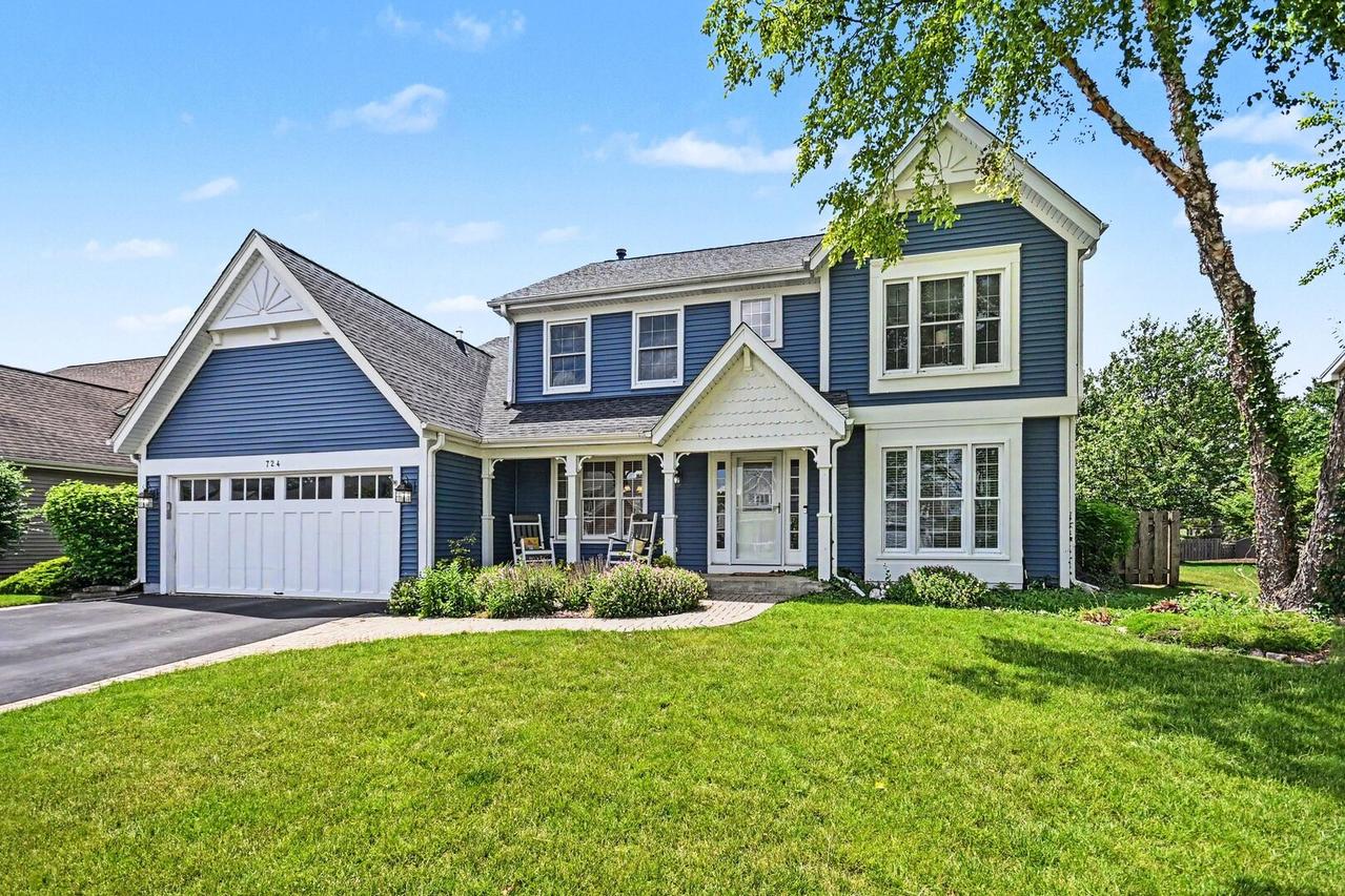 724 Warwick Ln., Lake Zurich, IL 60047