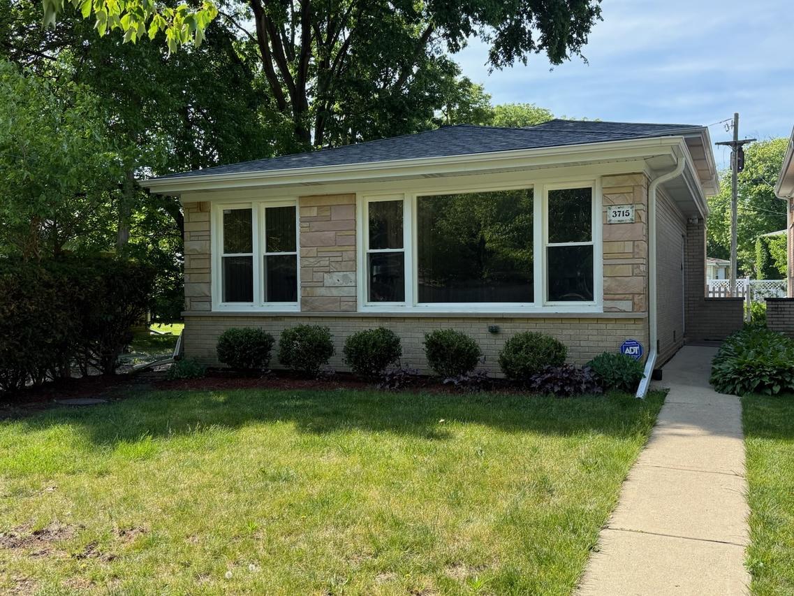 3715 Greenleaf St., Skokie, IL 60076