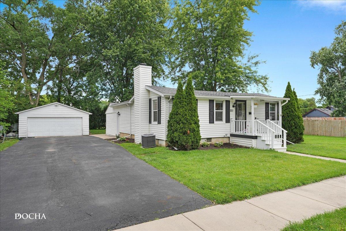 221 Boulevard St., Sandwich, IL 60548