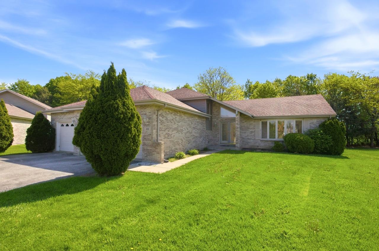 301 Providence Dr., Matteson, IL 60443