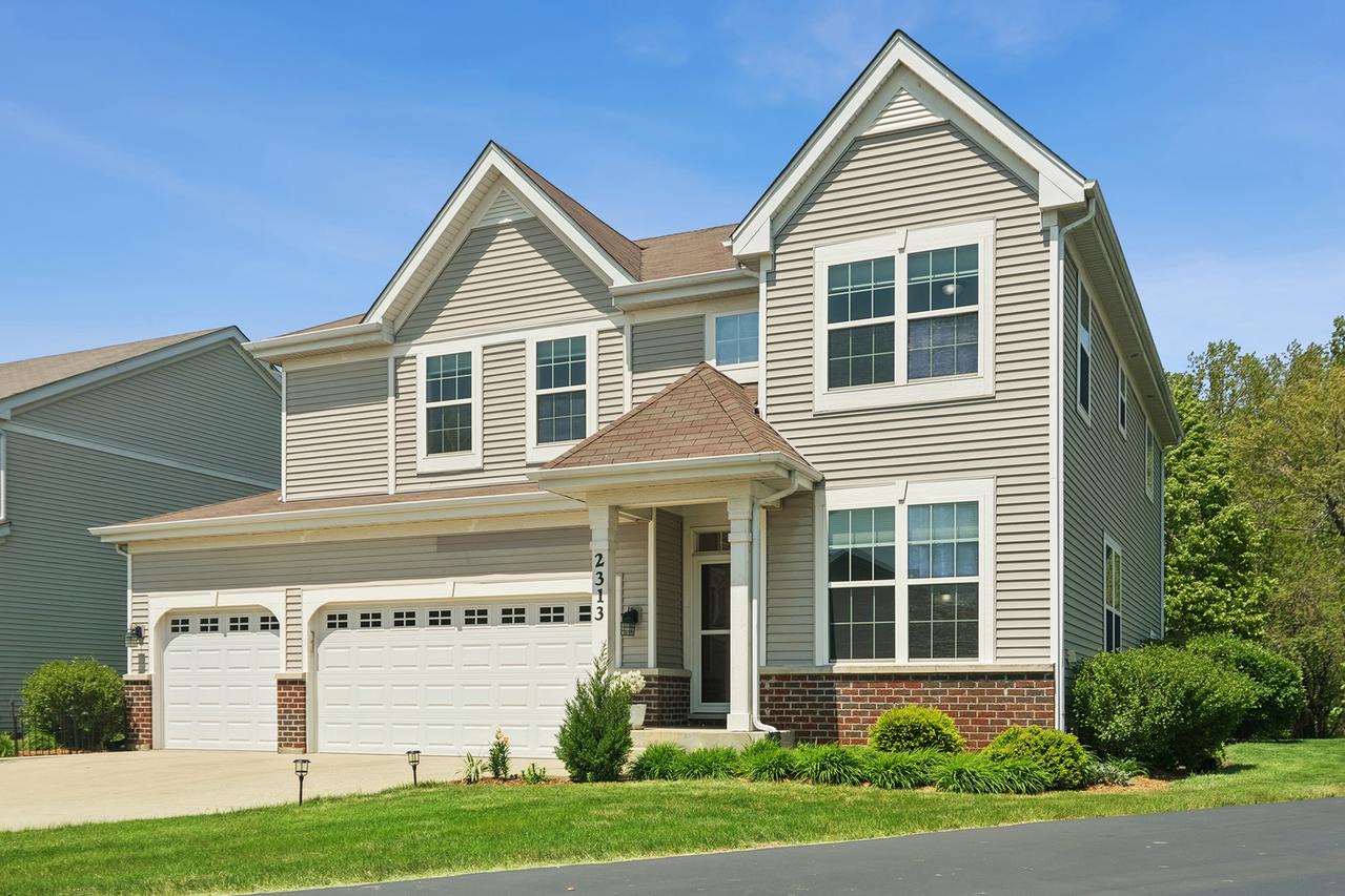 2313 Avalon Dr., Buffalo Grove, IL 60089
