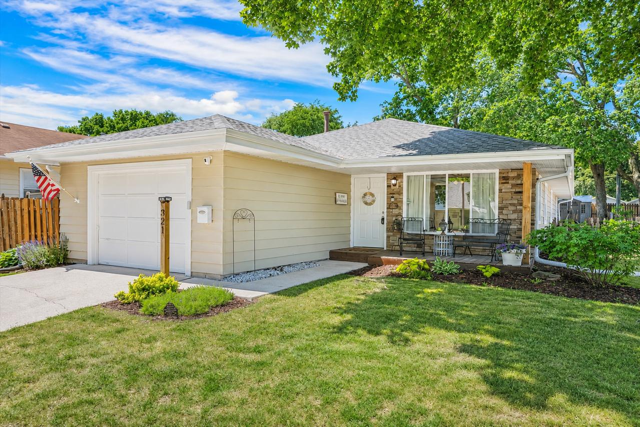 321 Ingleside Ave., Aurora, IL 60506