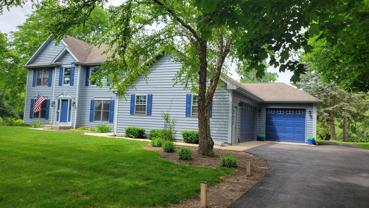 4001 Acacia Dr., Crystal Lake, IL 60012
