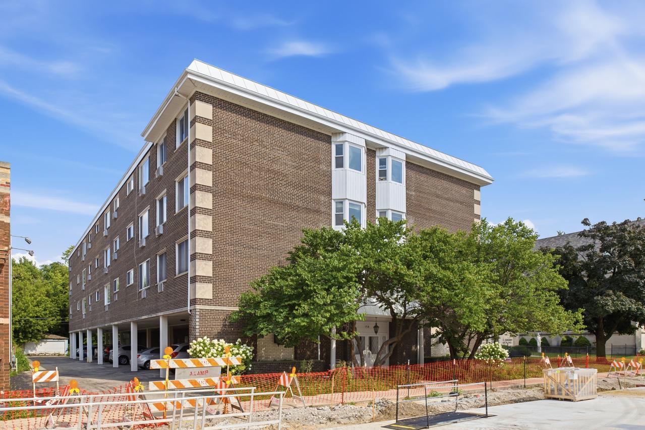 150 S Oak Park Ave. #401, Oak Park, IL 60302