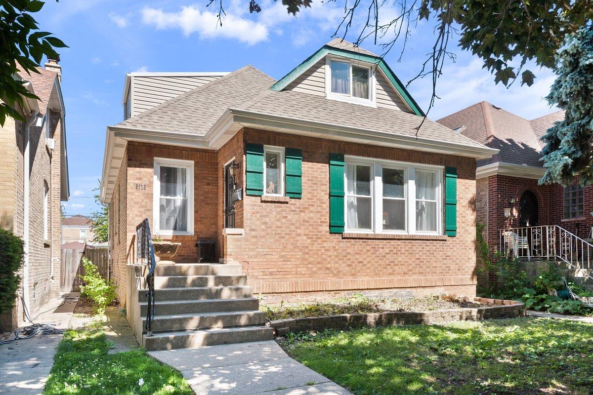 6613 N Whipple St., Chicago, IL 60645