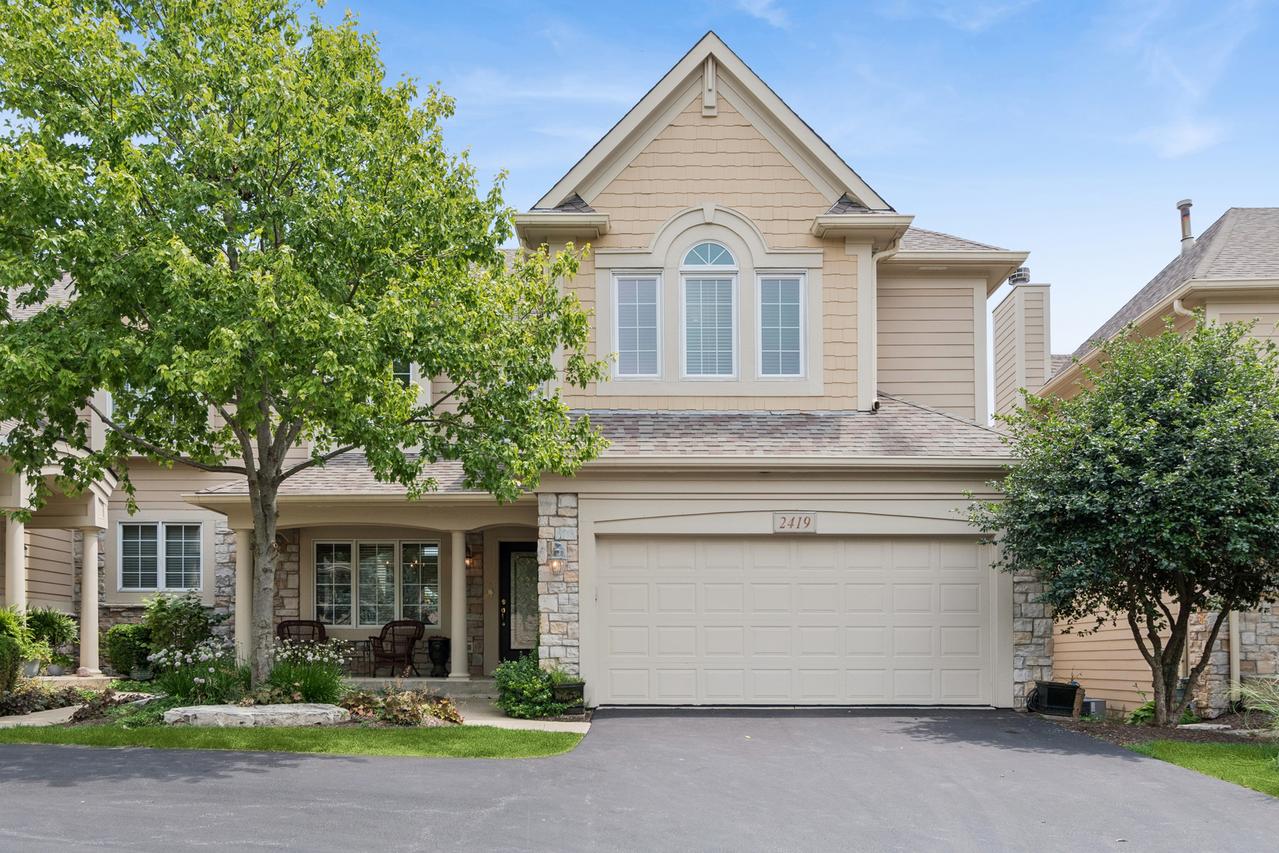 2419 Woodglen Dr., Aurora, IL 60502