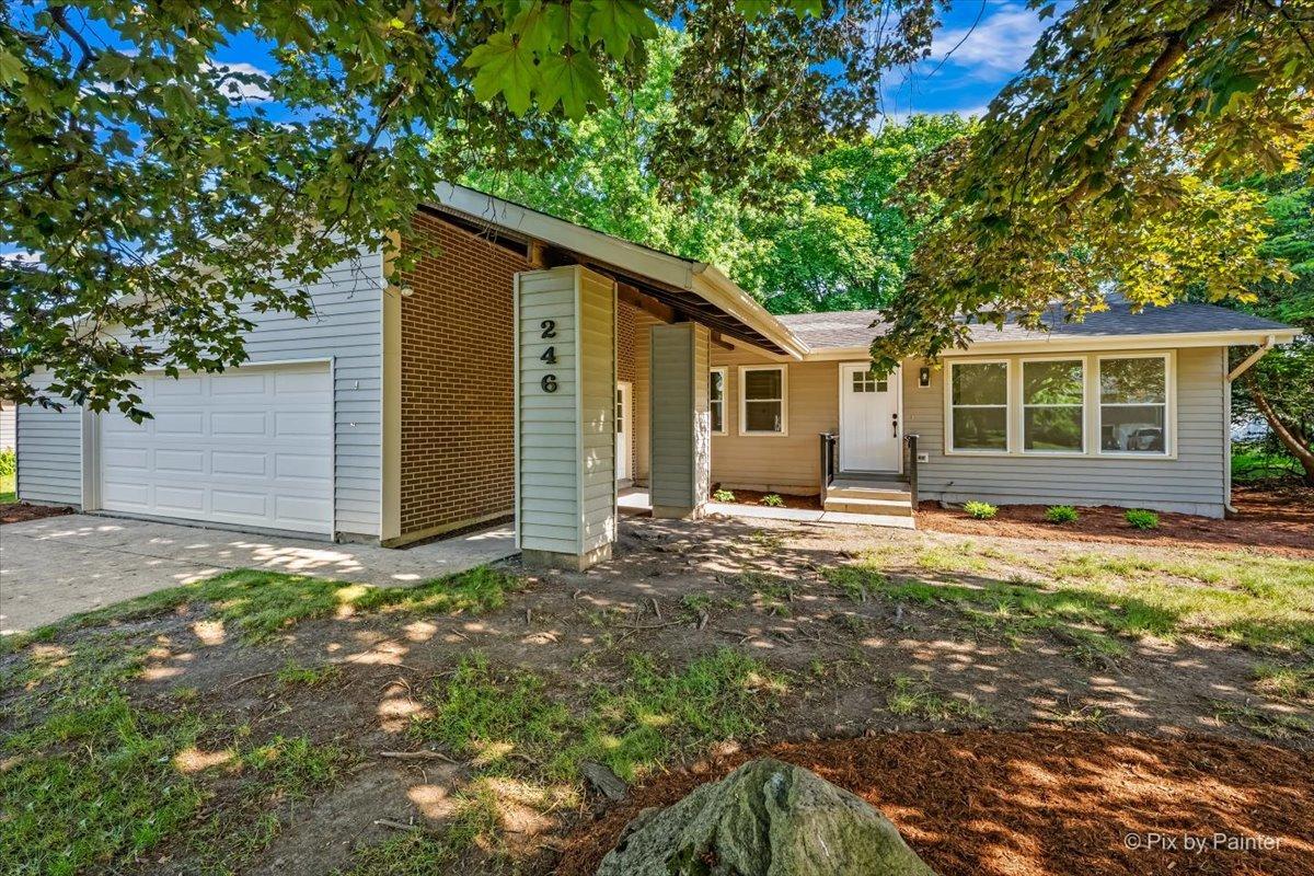 246 Harvard Ln., Bloomingdale, IL 60108