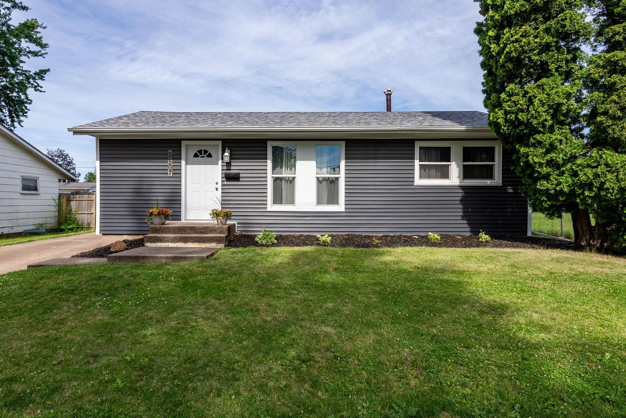 3507 38th St., Moline, IL 61265