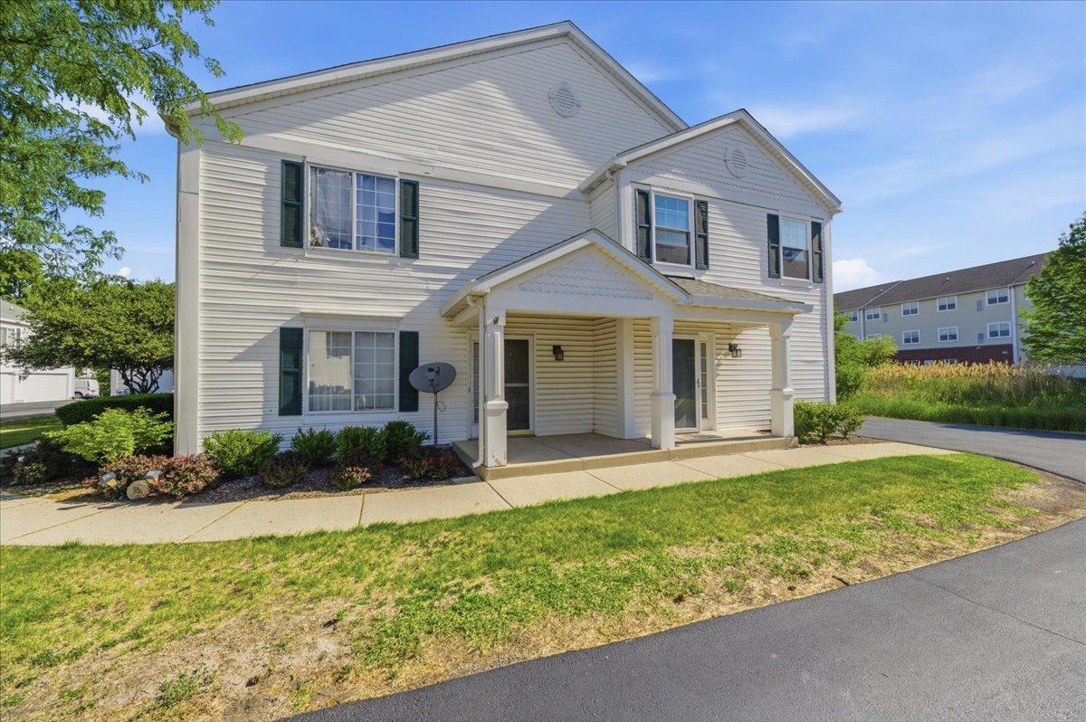 725 Fieldcrest Dr. #C, South Elgin, IL 60177