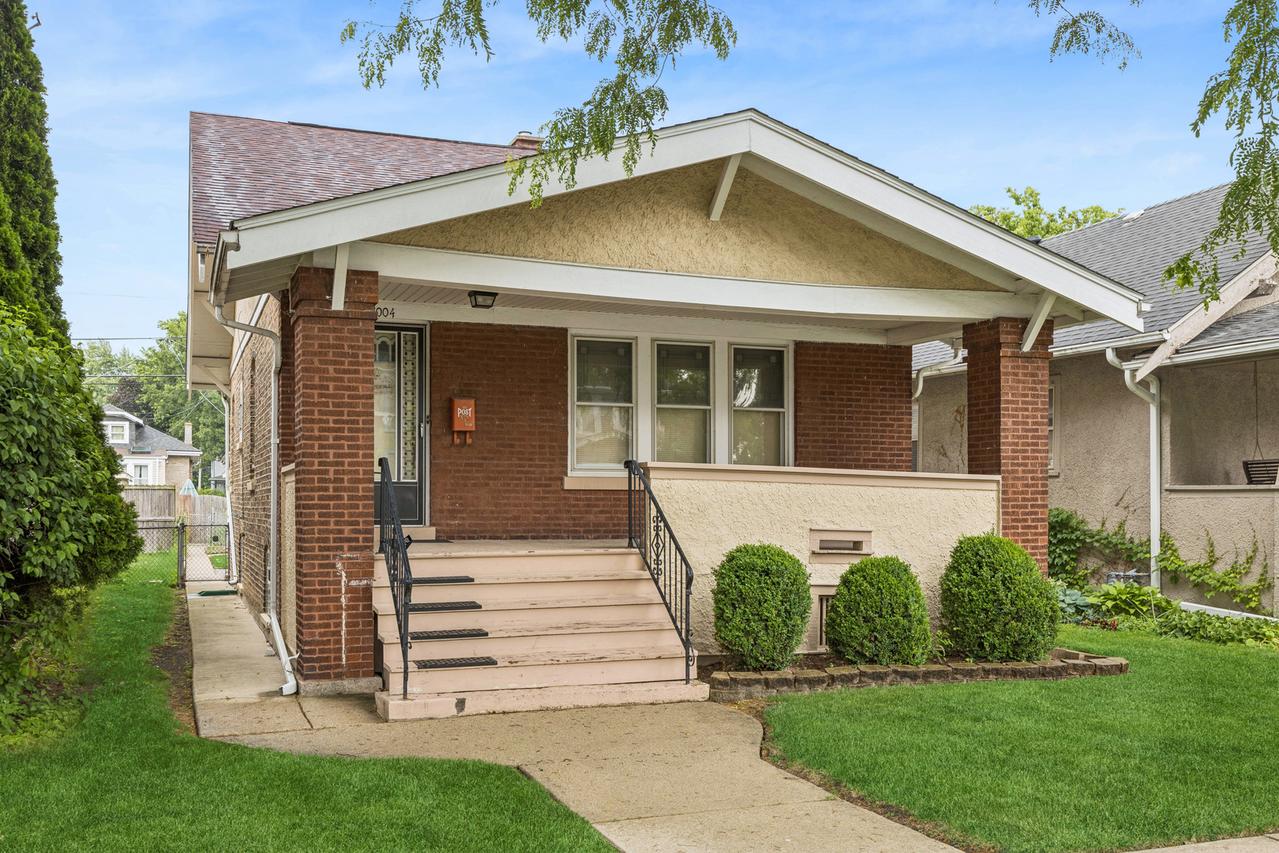 1004 Mapleton Ave., Oak Park, IL 60302