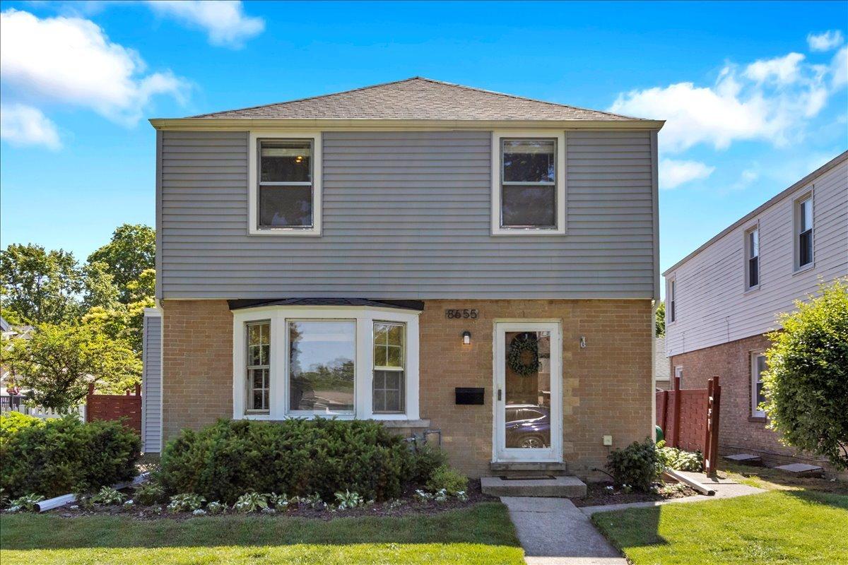 8655 Fernald Ave., Morton Grove, IL 60053