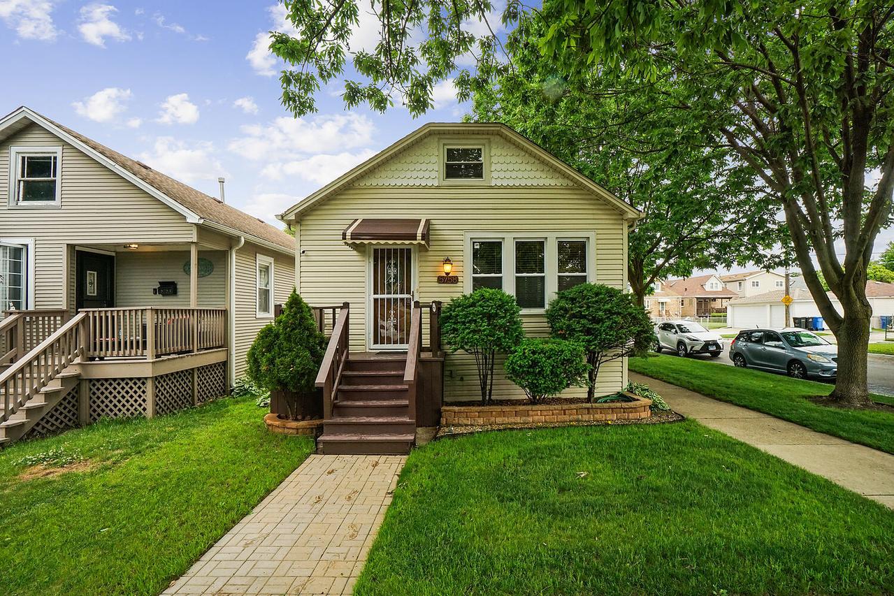 5758 N Moody Ave., Chicago, IL 60646