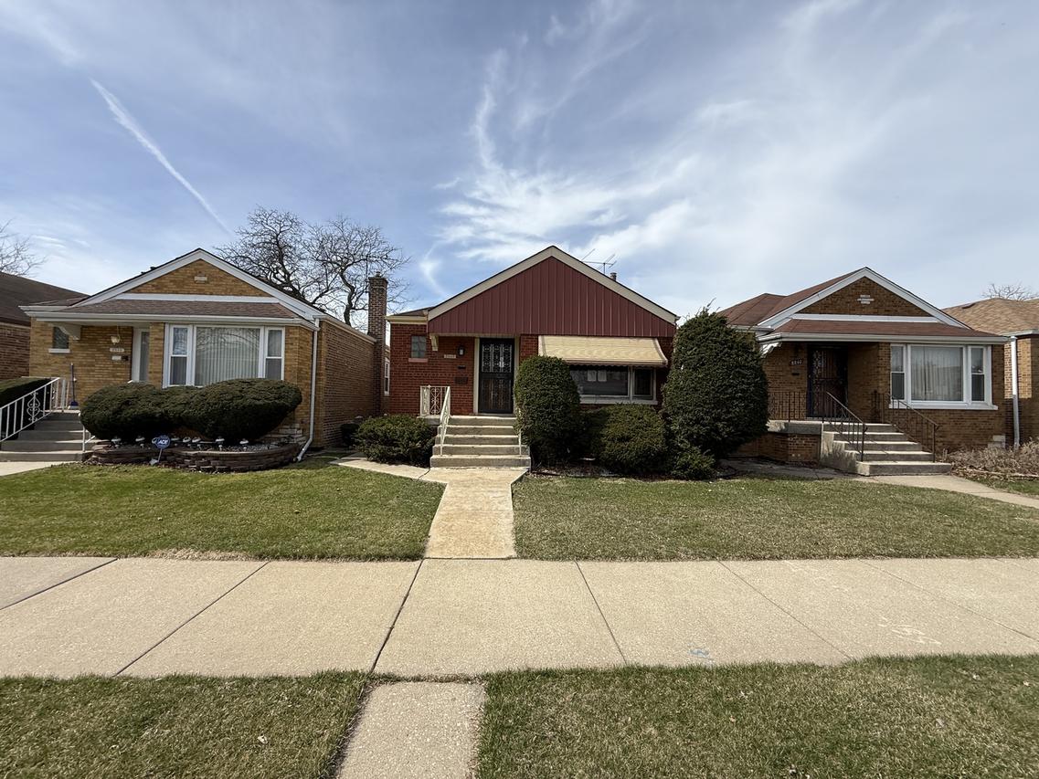 8842 S Cregier Ave., Chicago, IL 60617